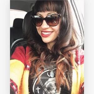 Meet your Posher, Mia